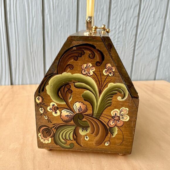 Vintage 1977 Hand-Painted Folk Art Box Purse w/ Lucite Handle – Signed R.Y.R.K. - Picture 13 of 14